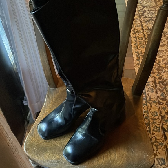 Prada boots - Picture 2 of 4